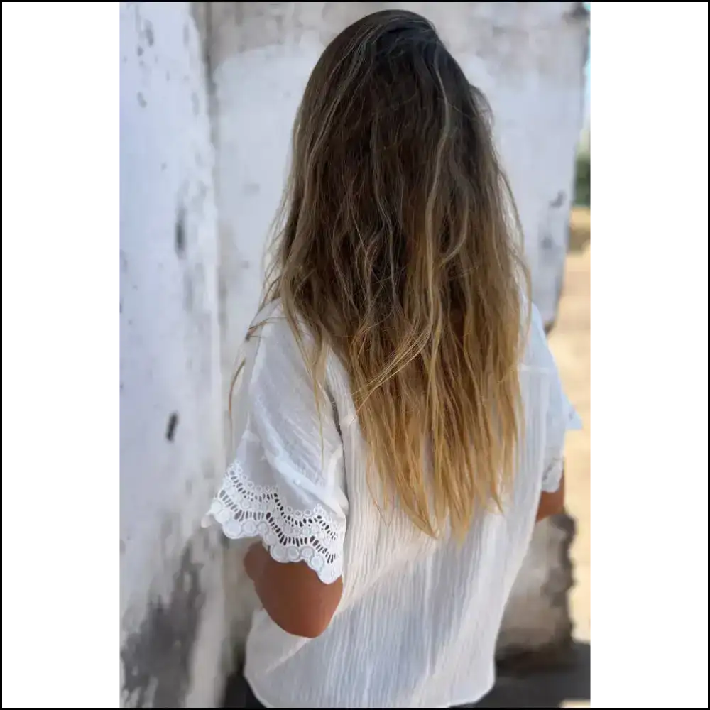 White Crinkled Lace: from Frumpy to Foxy! Needful Things ๐ - Blouses