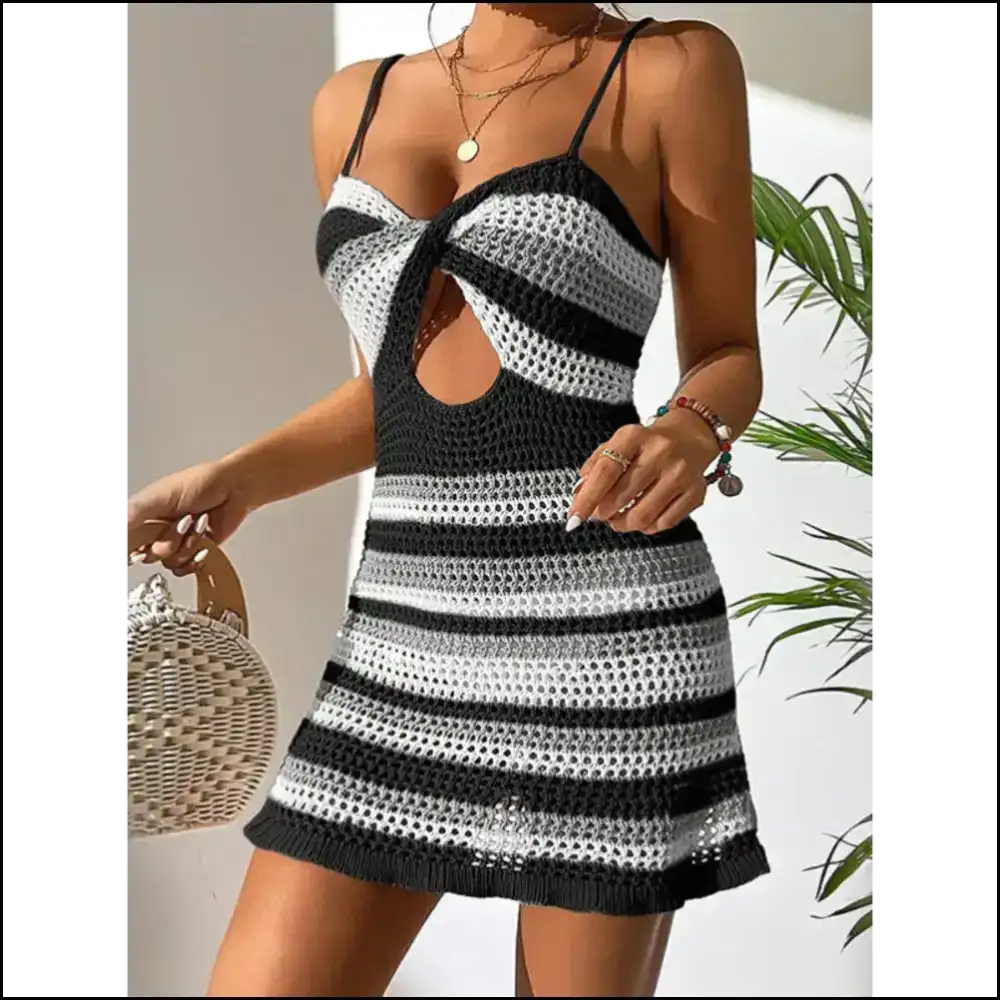 Chic Cutout Striped Dress: where Comfort Meets ?i Might be a Beach Bumâ - Black / m - Cover-ups