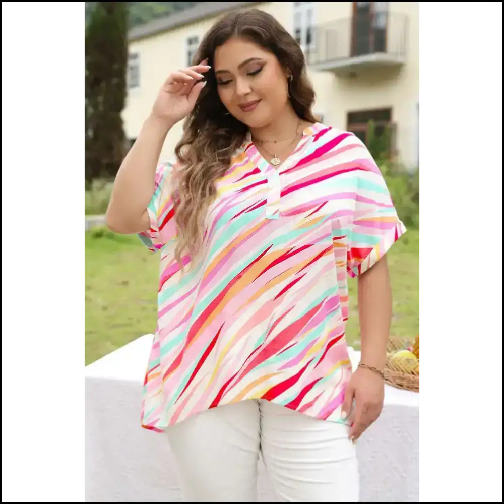 Chic White Abstract: Finally a Top that Gets Noticed! π Needful Things / 1x Plus Size Tops