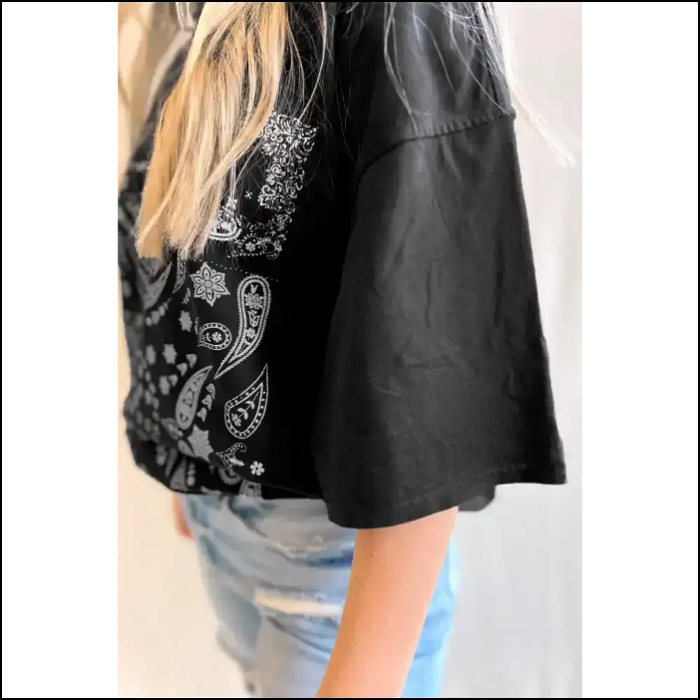 Black Paisley Print Tee: Needful Things for Peeps 😈 - t Shirts