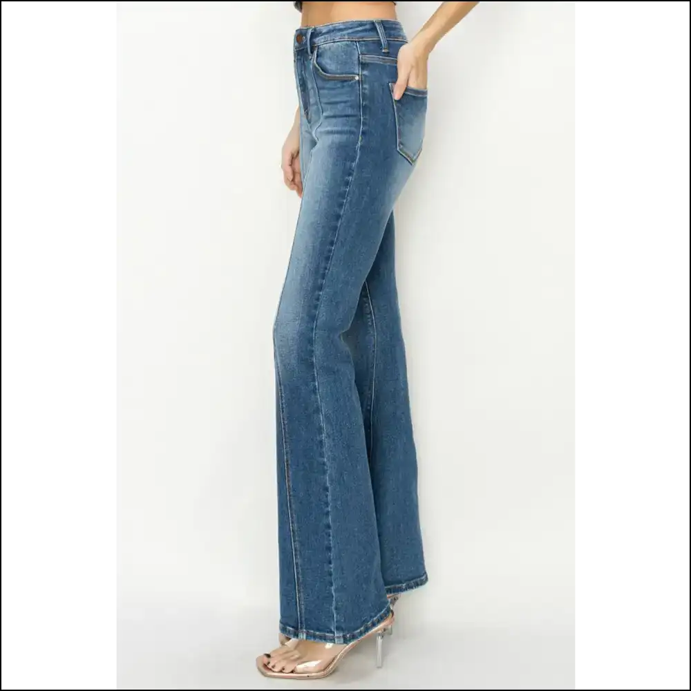High Rise to Heaven: Risen Flare Jeans for your Vintage Vibes 🎉 - on Sale Worldwide Shipping