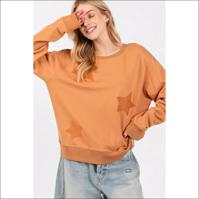 Sage + Fig Star Patch Long Sleeve Sweatshirt - Sweatshirts & Hoodies on Sale Worldwide Shipping