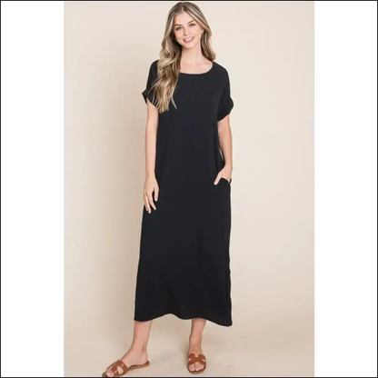 Bombom Chic Round Neck Midi Dress with Pockets - Black / s - Dresses