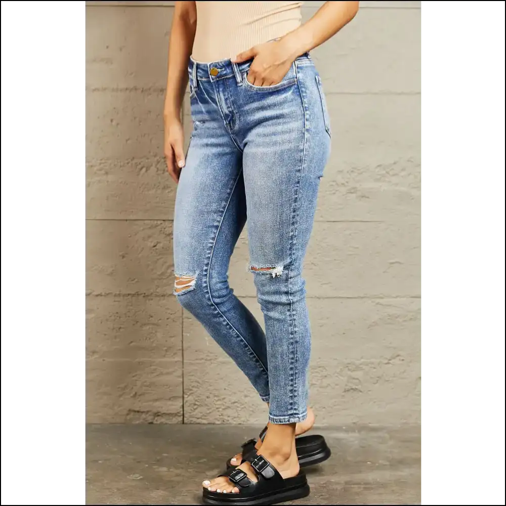 Get Ready to Stun in Needful Things Distressed Skinny Jeans Gorgeous! 😎👖