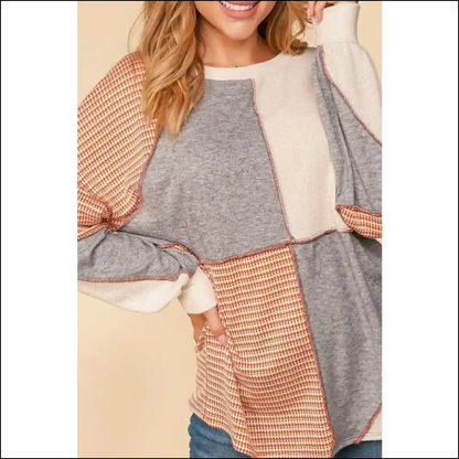 Chic Exposed Seam Color Block Round Neck Top - Sweatshirts & Hoodies