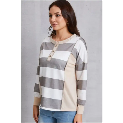 Chic Striped Exposed Seam Buttoned T-shirt - t Shirts