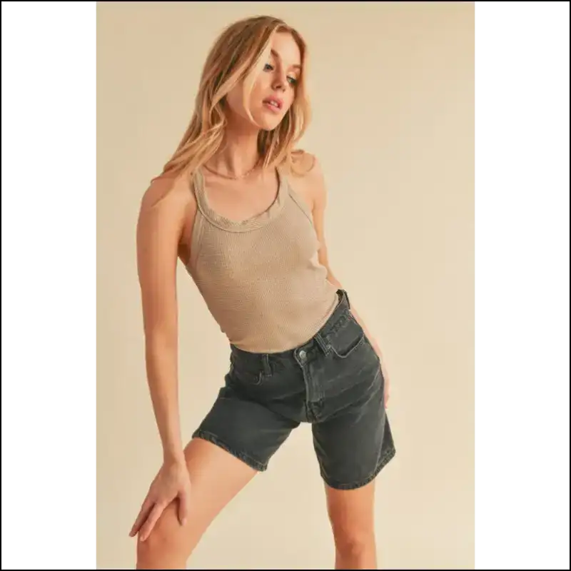 Aemi + co Chic Scoop Neck Ribbed Tank - Oatmeal / m - Tops on Sale Worldwide Shipping