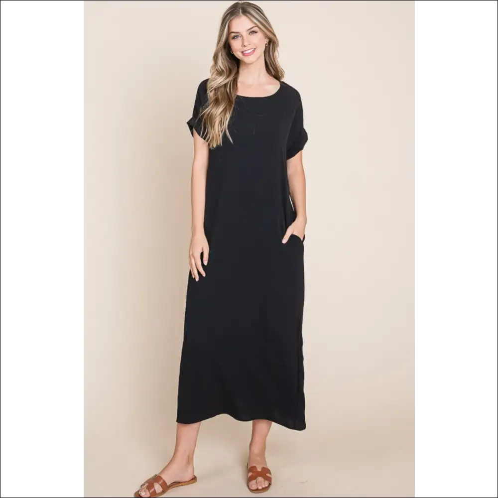 Bombom Chic Round Neck Midi Dress with Pockets - Black / s - Dresses on Sale Worldwide Shipping