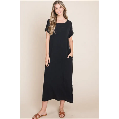 Bombom Chic Round Neck Midi Dress with Pockets - Black / s - Dresses on Sale Worldwide Shipping