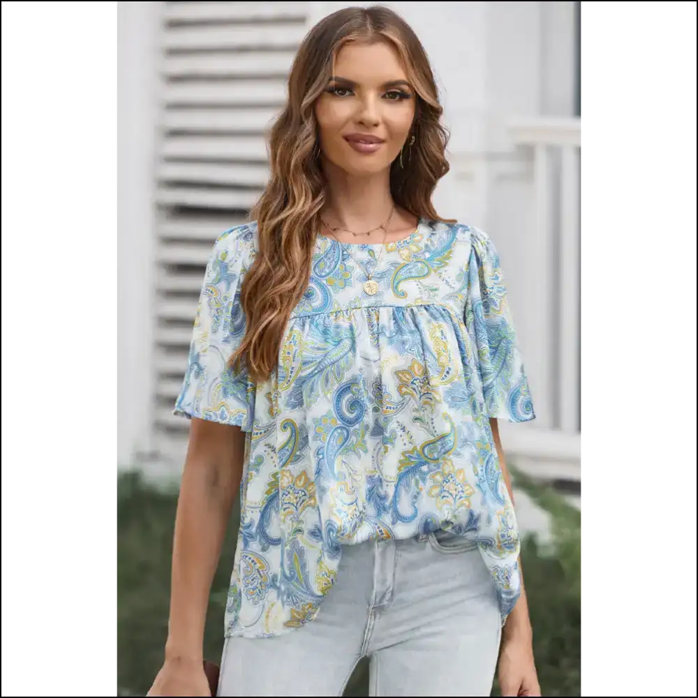 Chic Printed Round Neck Short Sleeve Blouse - Light Blue / s - Blouses on Sale Worldwide Shipping