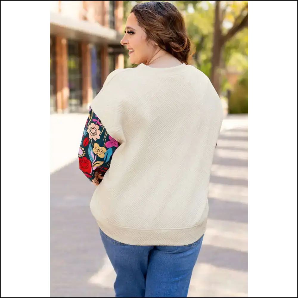 Chic White Floral Patchwork: Finally a Size Pullover that Fits! 🌼needful Things🌼 - Plus Tops on Sale Worldwide Shipping