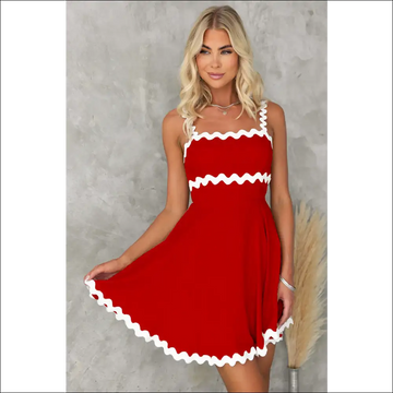 Red Dahlia / S