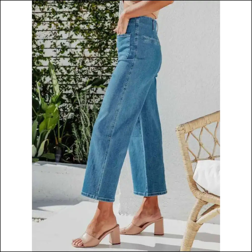 Cropped Jeans that Fly High: the Button to your Style Revolution! - on Sale Worldwide Shipping