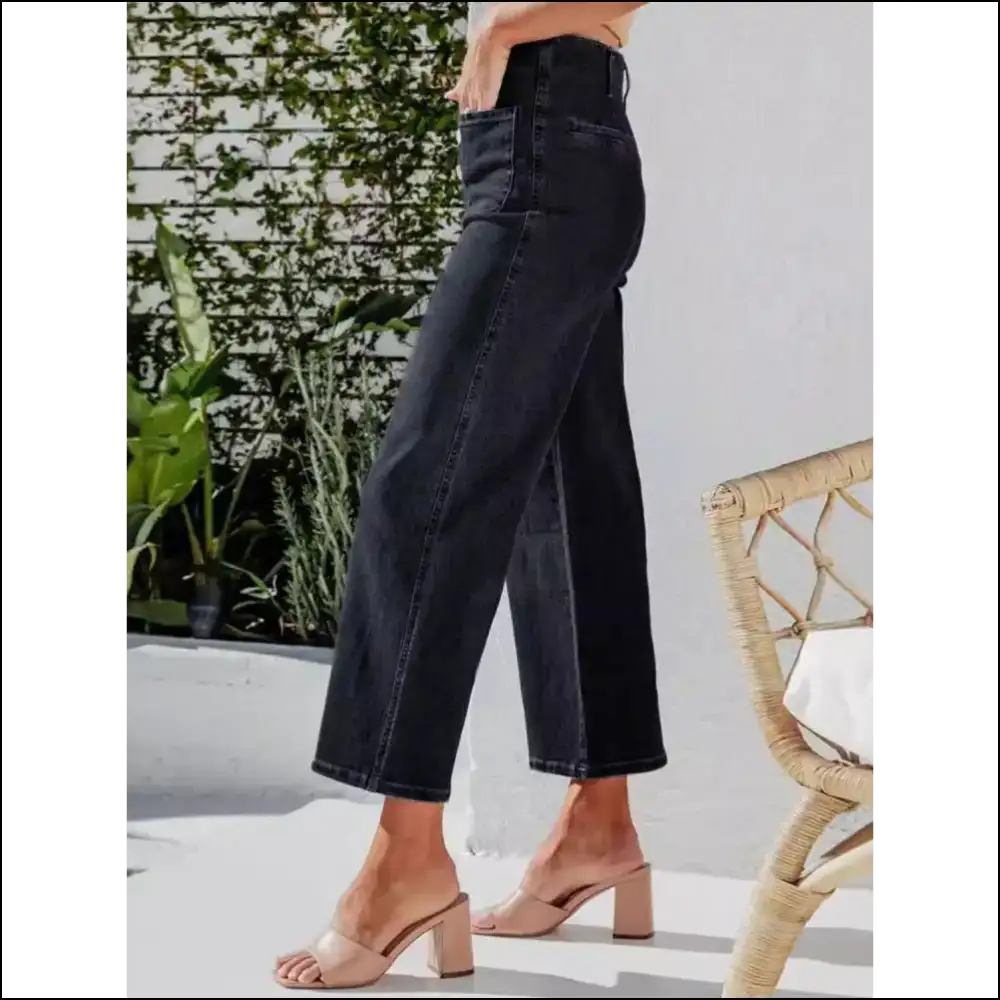 Cropped Jeans that Fly High: the Button to your Style Revolution! - on Sale Worldwide Shipping