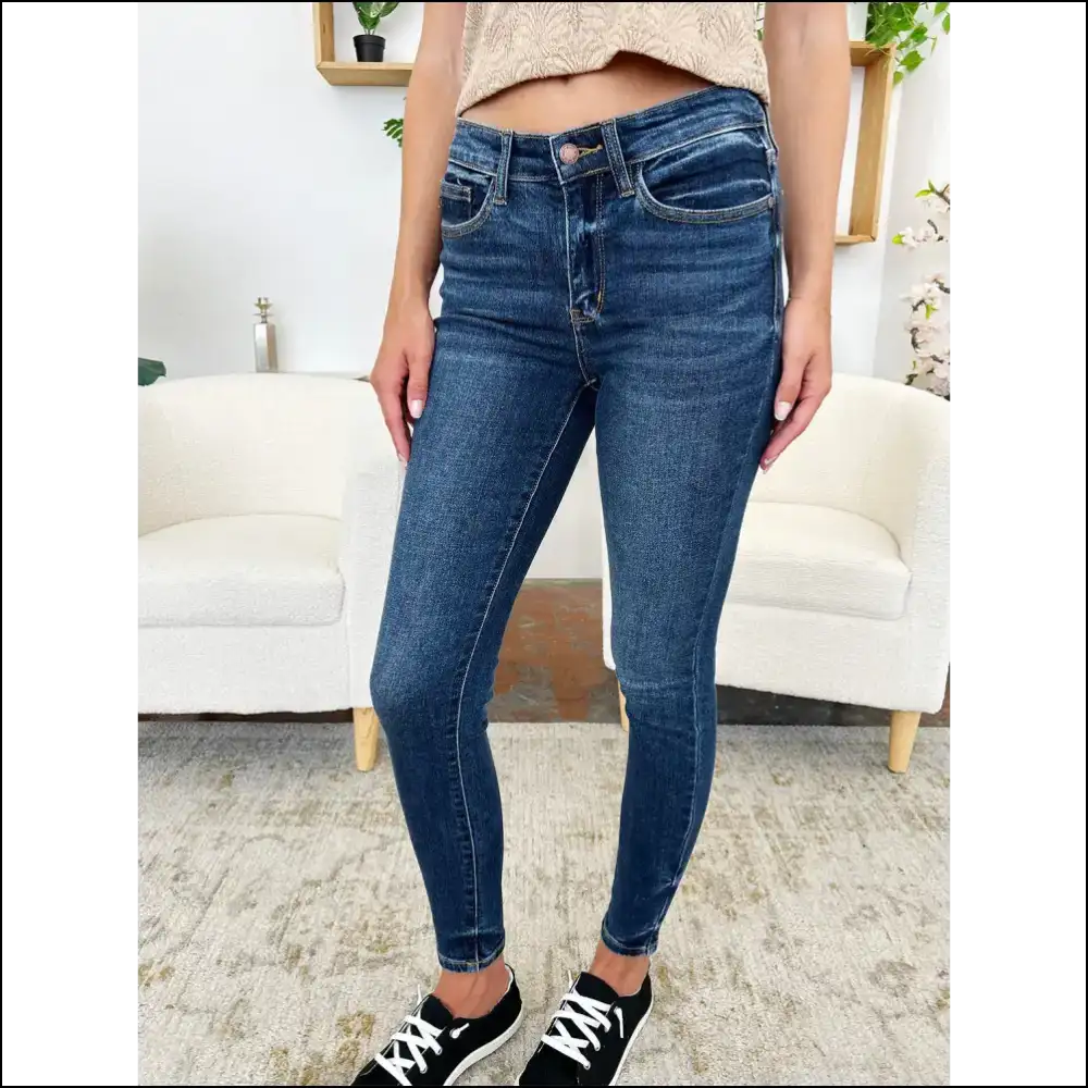 Get your Sass on with Judy Blue Classic Handsand Jeans: Ultimate Curve Hugs! - Jeans on Sale Worldwide Shipping