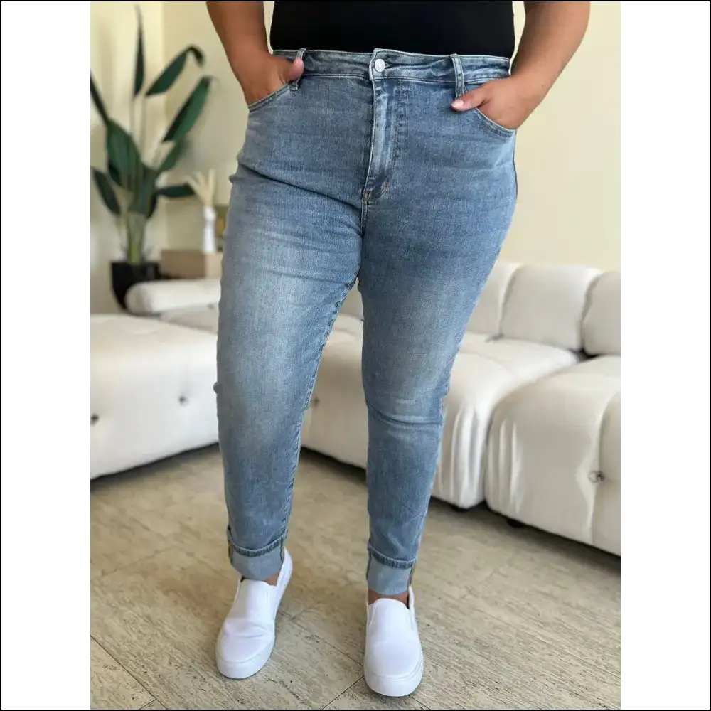 Judy Blue Jeans: High Waist Cuff Hem and a Side of Sass - Jeans on Sale Worldwide Shipping