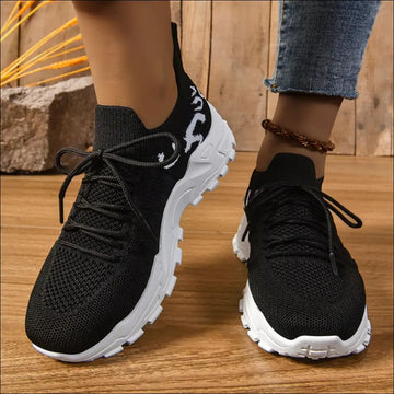 Black / 41(US10)