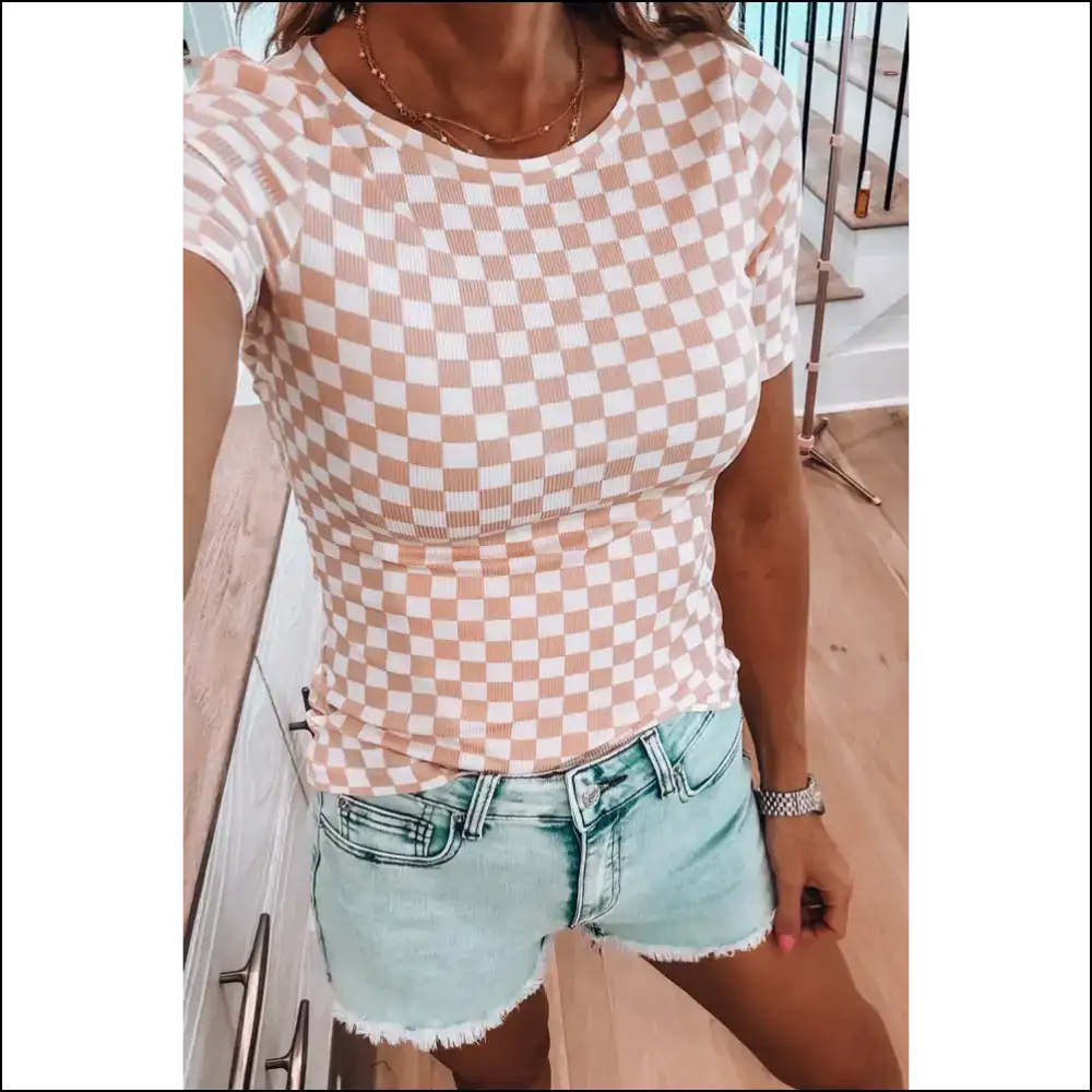 Pink Checkered Slim Fit Crew: so Chic it Hurts 💅 Needful Things - s - t Shirts on Sale Worldwide Shipping