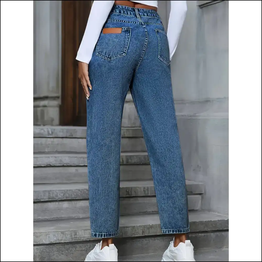 Sassy and Classy: Pocketed Straight Leg Jeans for Hiding Snacks 🍕👖 - on Sale Worldwide Shipping