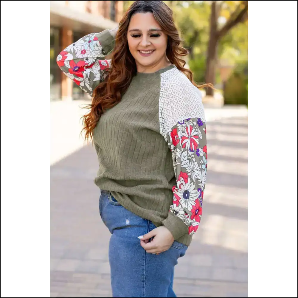 Vineyard Green Raglan Sleeve Top: Hide your Snacks Honey! 🌻 Needful Things - Plus Size Tops on Sale Worldwide Shipping