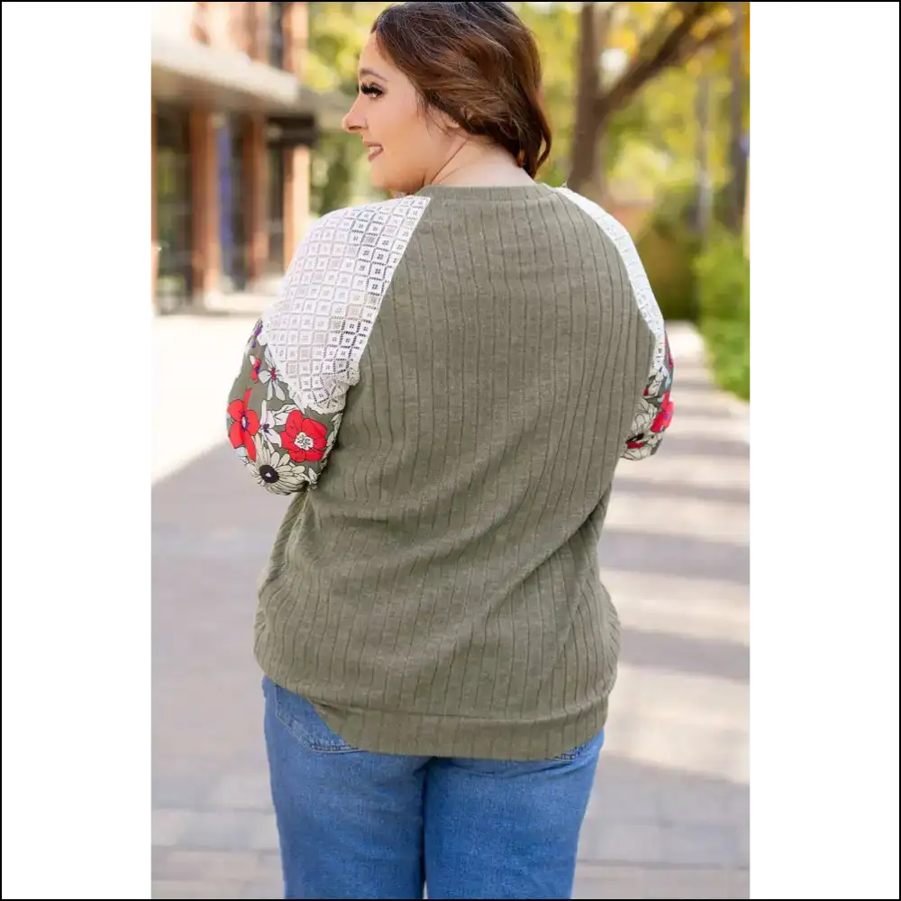 Vineyard Green Raglan Sleeve Top: Hide your Snacks Honey! 🌻 Needful Things - Plus Size Tops on Sale Worldwide Shipping
