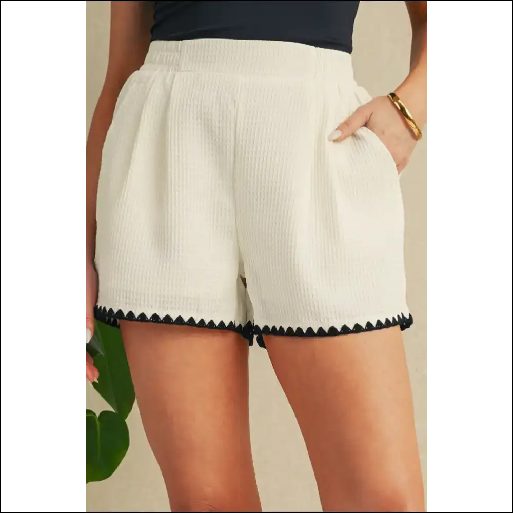 Wfle Contrast Ricrac Shorts: Leg Day! 🍑 Needful Things - White / s - Shorts on Sale Worldwide Shipping