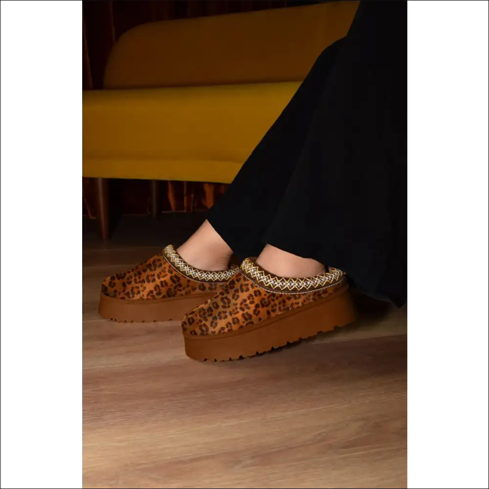 Wild Diva Embroidered Platform Boots - on Sale Worldwide Shipping