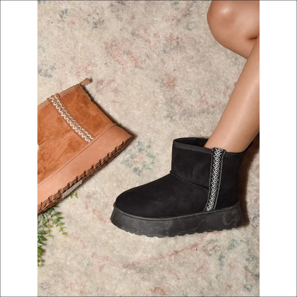 Wild Diva Trendy Round Toe Platform Boots - on Sale Worldwide Shipping